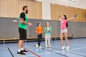 西甲半场：亚当斯门前造险，瓦伦西亚暂0-0塞维利亚