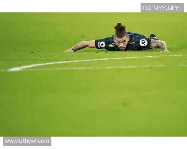 [国内足球]李新宇扑球失误 古斯塔沃轻松破门